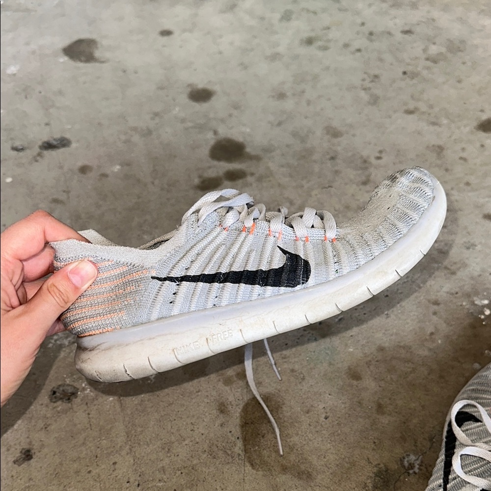 Nike Women Gray Running Shoes - Picture 8 of 8